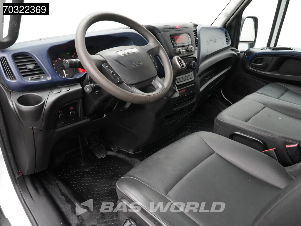 Iveco Daily 50C18 3.0L Automaat Dubbellucht L2H2 3,5t Trekhaak Airco Cruise Camera Werkplaatsinrichting Euro6 L2 Airco Trekhaak Cruise control 3