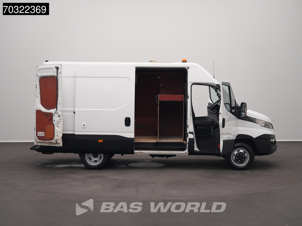 Iveco Daily 50C18 3.0L Automaat Dubbellucht L2H2 3,5t Trekhaak Airco Cruise Camera Werkplaatsinrichting Euro6 L2 Airco Trekhaak Cruise control 7