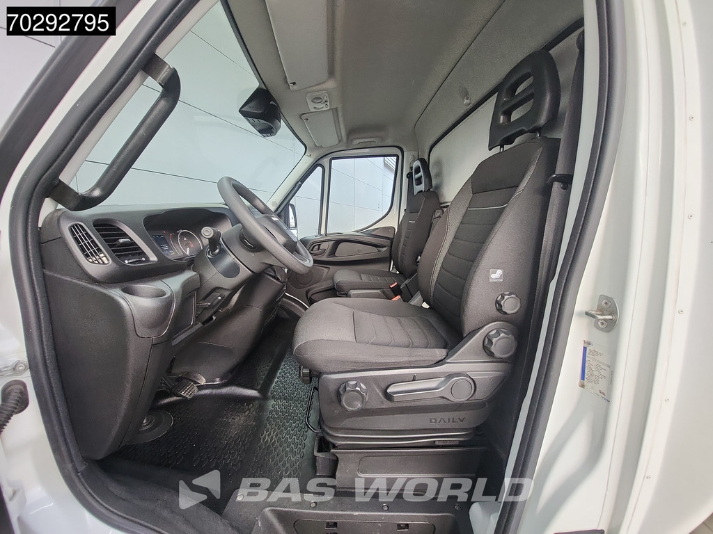 Iveco Daily 60C18 3.0L Automaat Laadklep 180PK Schuifzeilen Zeilen Airco Cruise DHollandia Euro6 Schuifzeil Koffer Gesloten laadbak Airco Cruise control 10