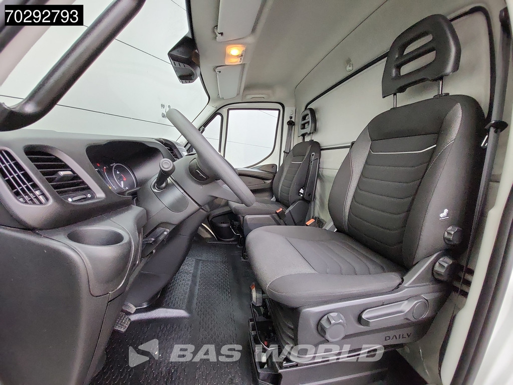 Iveco Daily 60C18 3.0L Automaat Laadklep 180PK Schuifzeilen Zeilen Airco Cruise DHollandia Euro6 Schuifzeil Koffer Gesloten laadbak Airco Cruise control 10
