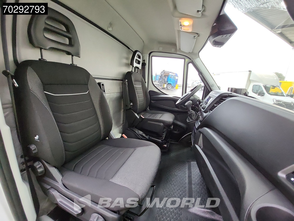 Iveco Daily 60C18 3.0L Automaat Laadklep 180PK Schuifzeilen Zeilen Airco Cruise DHollandia Euro6 Schuifzeil Koffer Gesloten laadbak Airco Cruise control 11