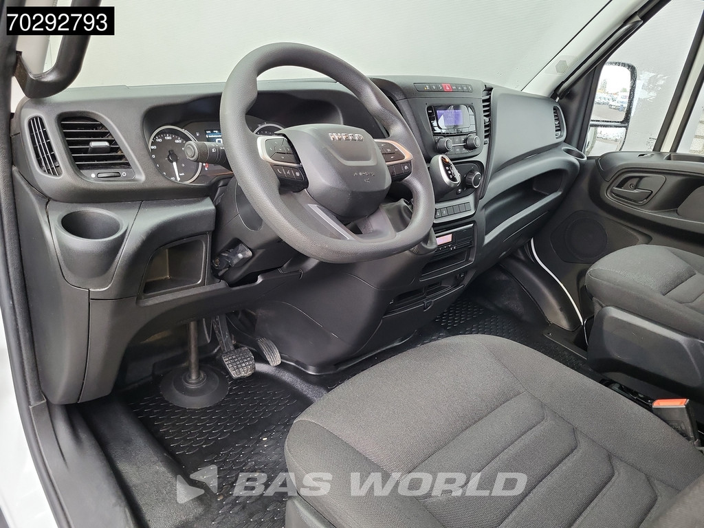 Iveco Daily 60C18 3.0L Automaat Laadklep 180PK Schuifzeilen Zeilen Airco Cruise DHollandia Euro6 Schuifzeil Koffer Gesloten laadbak Airco Cruise control 12
