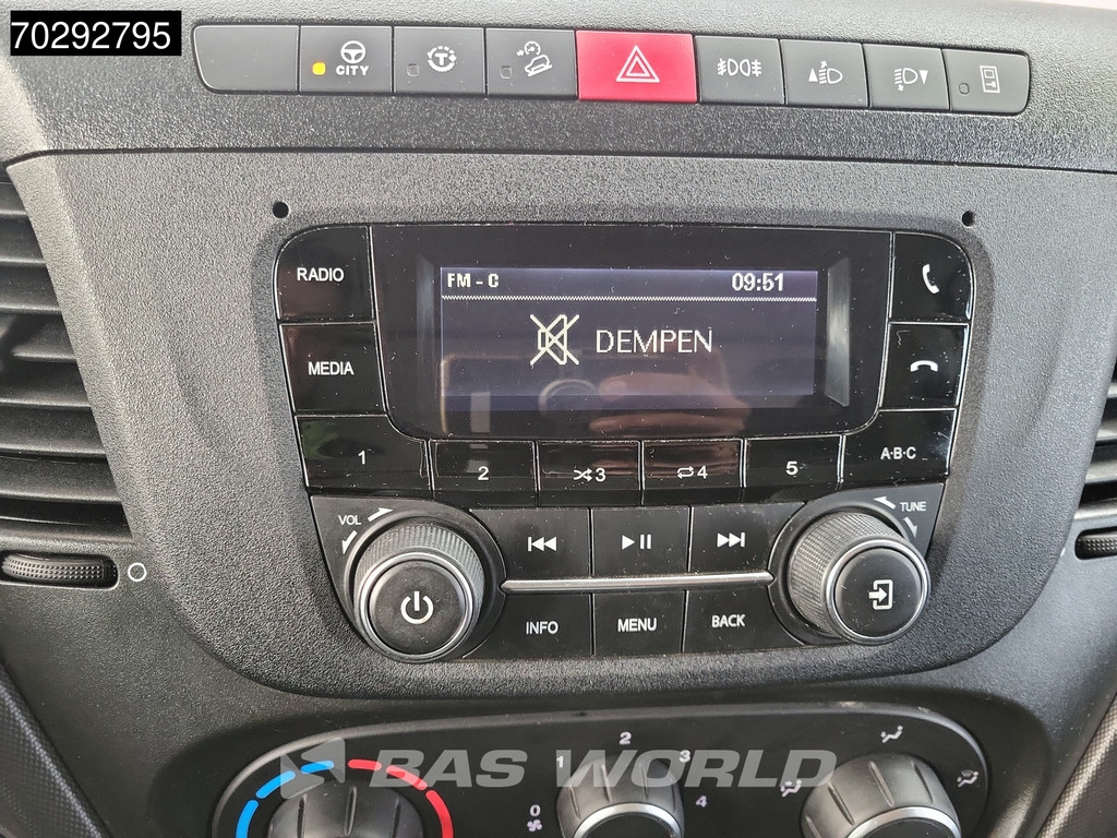 Iveco Daily 60C18 3.0L Automaat Laadklep 180PK Schuifzeilen Zeilen Airco Cruise DHollandia Euro6 Schuifzeil Koffer Gesloten laadbak Airco Cruise control 13