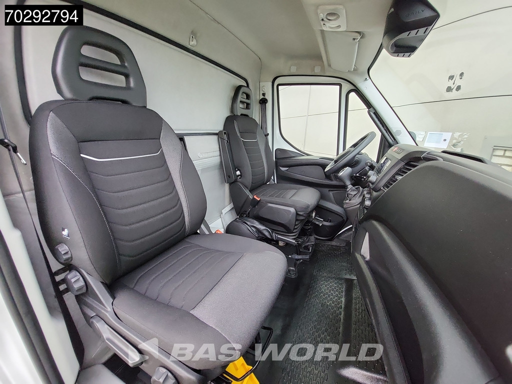 Iveco Daily 60C18 3.0L Automaat Laadklep 180PK Schuifzeilen Zeilen Airco Cruise DHollandia Euro6 Schuifzeil Koffer Gesloten laadbak Airco Cruise control 13