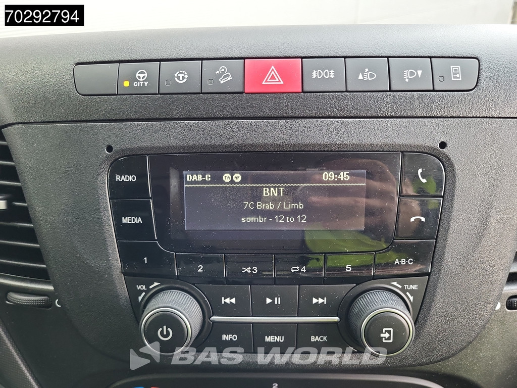 Iveco Daily 60C18 3.0L Automaat Laadklep 180PK Schuifzeilen Zeilen Airco Cruise DHollandia Euro6 Schuifzeil Koffer Gesloten laadbak Airco Cruise control 15