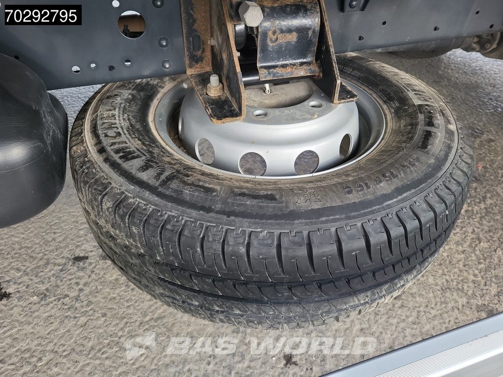 Iveco Daily 60C18 3.0L Automaat Laadklep 180PK Schuifzeilen Zeilen Airco Cruise DHollandia Euro6 Schuifzeil Koffer Gesloten laadbak Airco Cruise control 19