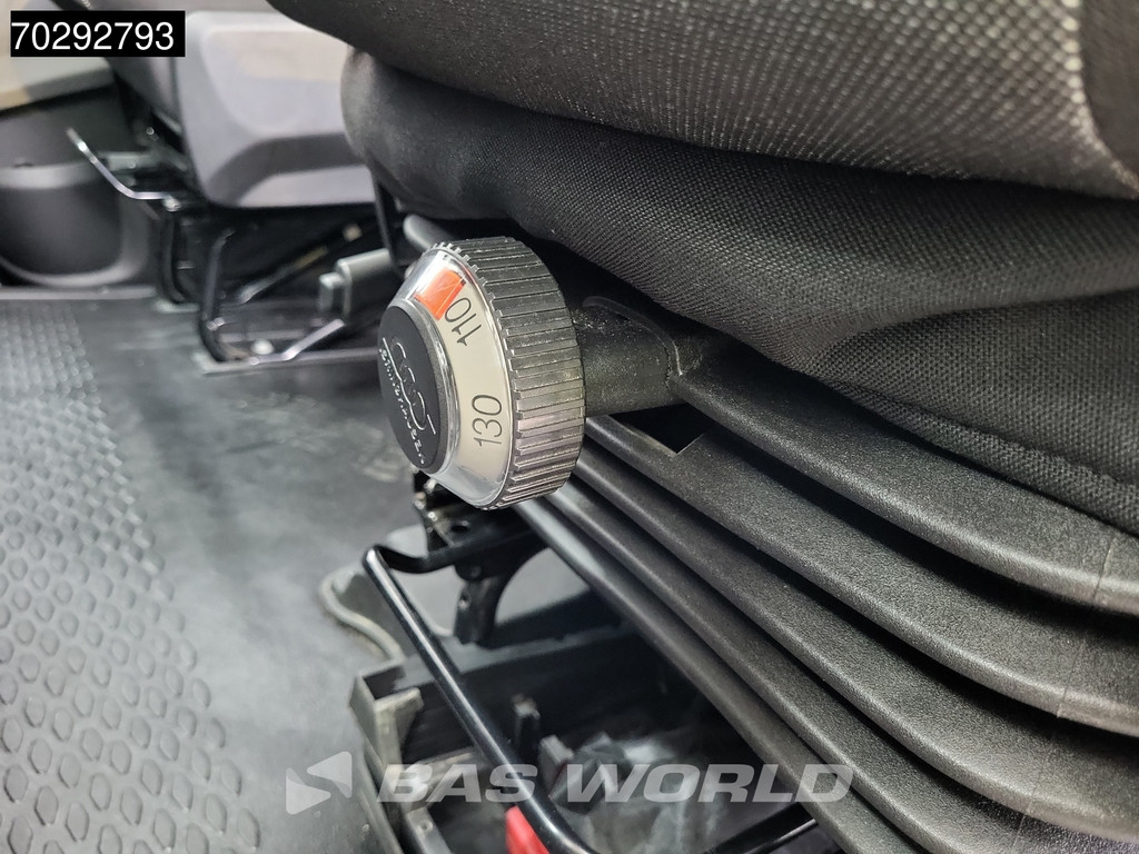 Iveco Daily 60C18 3.0L Automaat Laadklep 180PK Schuifzeilen Zeilen Airco Cruise DHollandia Euro6 Schuifzeil Koffer Gesloten laadbak Airco Cruise control 19