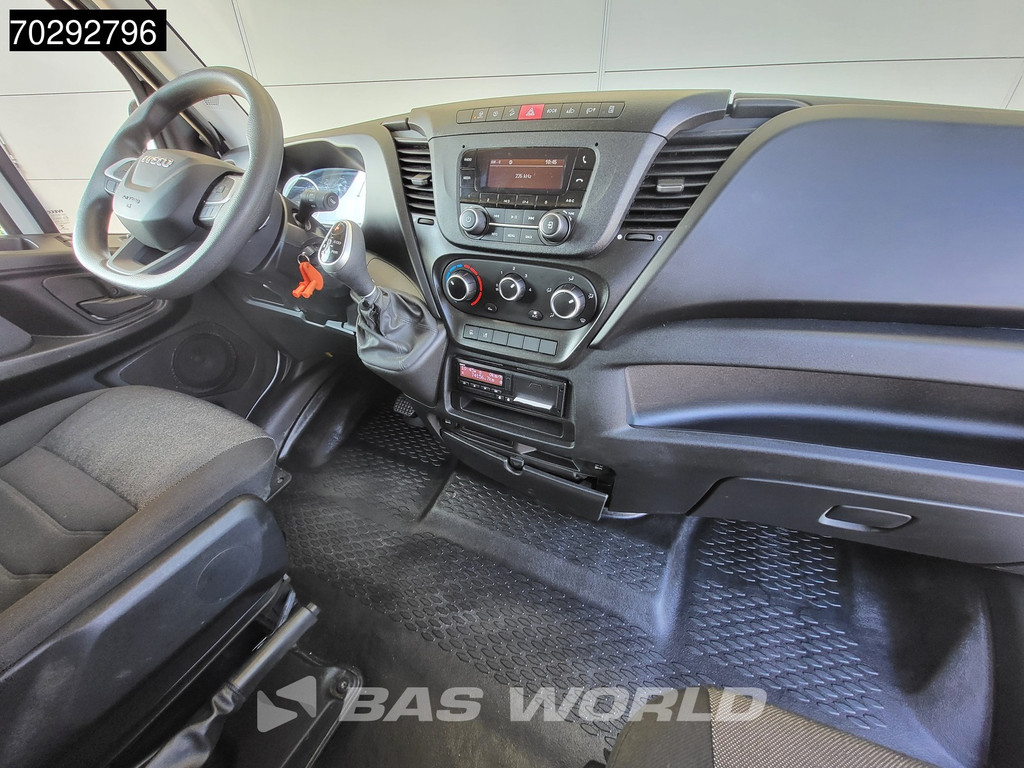 Iveco Daily 60C18 3.0L Automaat Laadklep Schuifzeilen Zeilen Airco Cruise DHollandia Euro6 Schuifzeil Koffer Gesloten laadbak Airco Cruise control 11