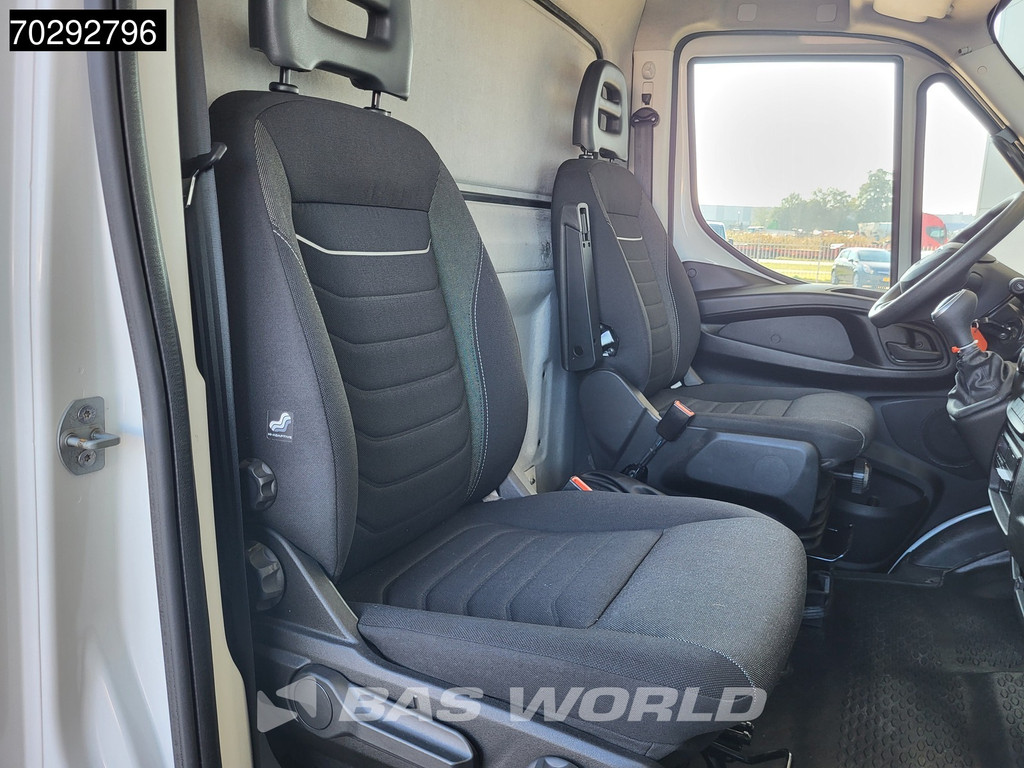 Iveco Daily 60C18 3.0L Automaat Laadklep Schuifzeilen Zeilen Airco Cruise DHollandia Euro6 Schuifzeil Koffer Gesloten laadbak Airco Cruise control 16