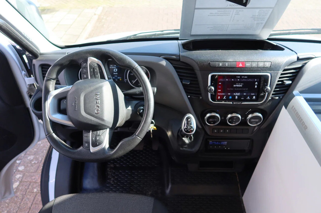 Iveco Daily 70 70 C 18 Luchtering 3.0 L motor Tijhof opbouw 13