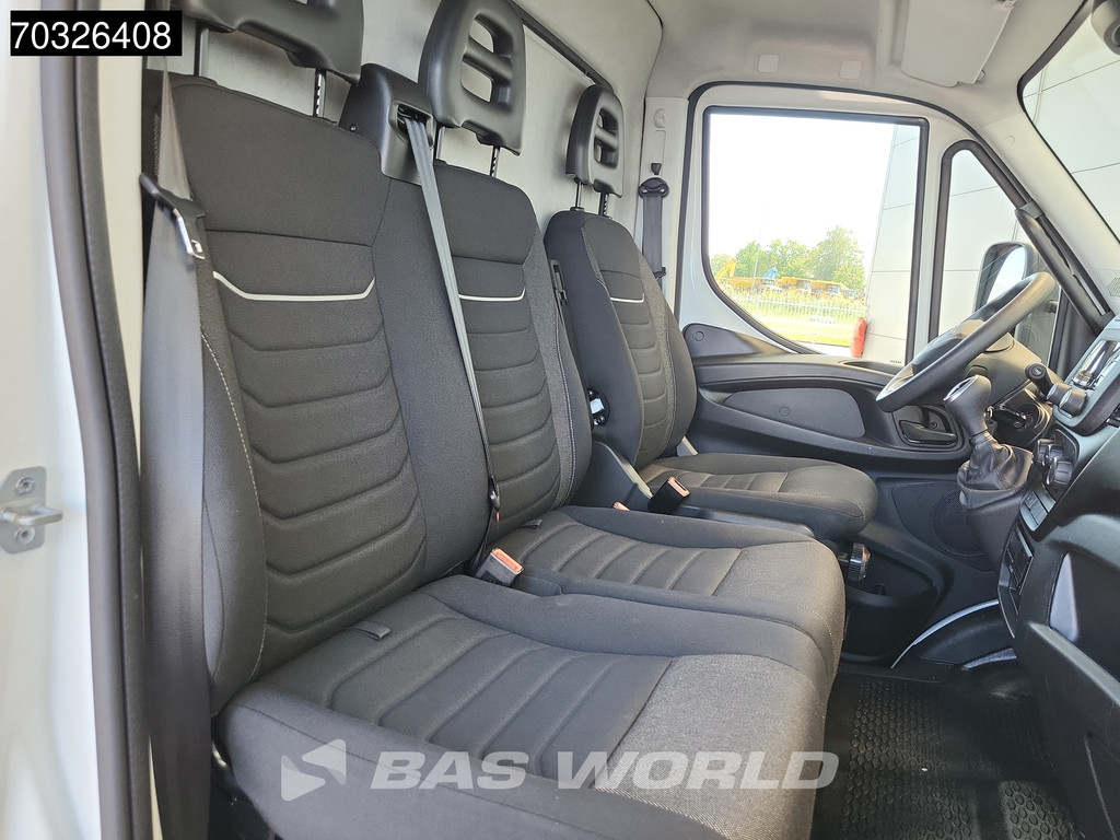 Iveco Daily 70C18 3.0L Automaat 1000KG Laadklep Luchtvering 180PK Dubbellucht Bakwagen Airco Cruise DHollandia Euro6 Meubelbak Koffer 7tons Airco Cruise control 15