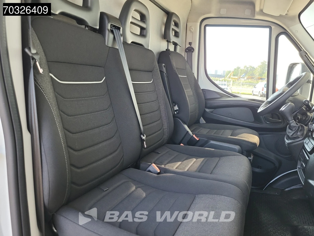 Iveco Daily 70C18 3.0L Automaat 1000KG Laadklep Luchtvering 180PK Dubbellucht Bakwagen Airco Cruise DHollandia Euro6 Meubelbak Koffer 7tons Airco Cruise control 16
