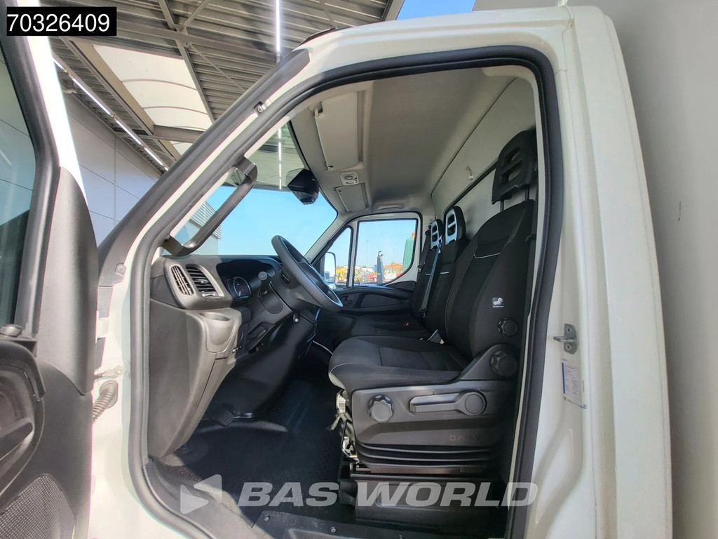 Iveco Daily 70C18 3.0L Automaat 1000KG Laadklep Luchtvering 180PK Dubbellucht Bakwagen Airco Cruise DHollandia Euro6 Meubelbak Koffer 7tons Airco Cruise control 17