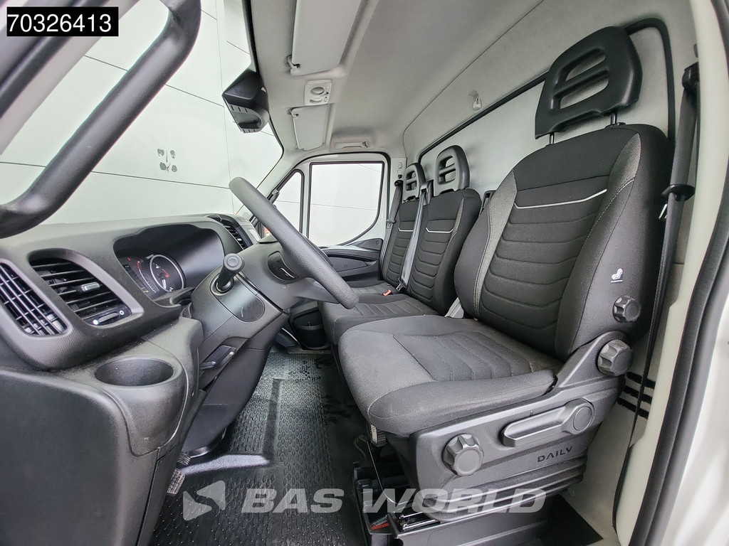 Iveco Daily 70C18 3.0L Automaat Bakwagen 1000KG Laadklep Luchtvering 180PK Dubbellucht Airco Cruise DHollandia Euro6 Meubelbak Koffer Airco Cruise control 16