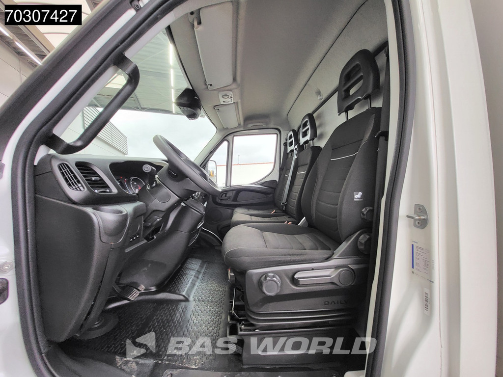 Iveco Daily 70C18 Engine Problem, Runs and Drives 3.0L 1000KG Laadklep Luchtvering Automaat 180PK Bakwagen Dubbellucht Airco Cruise Camera Euro6 Meubelbak Koffer Airco Cruise control 12