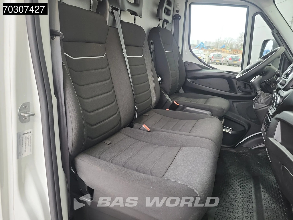 Iveco Daily 70C18 Engine Problem, Runs and Drives 3.0L 1000KG Laadklep Luchtvering Automaat 180PK Bakwagen Dubbellucht Airco Cruise Camera Euro6 Meubelbak Koffer Airco Cruise control 13