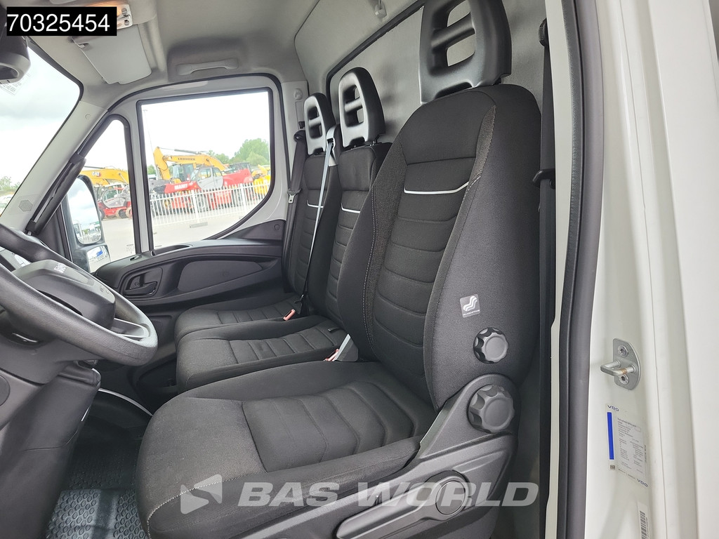 Iveco Daily 72C18 3.0L Automaat 1000KG Laadklep Luchtvering 180PK Dubbellucht Airco Cruise DHollandia Euro6 Meubelbak Koffer Airco Cruise control 18