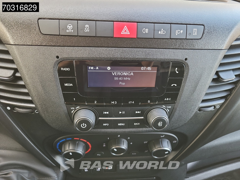Iveco Daily 72C18 3.0L Automaat 1000KG Laadklep Luchtvering 180PK Dubbellucht Bakwagen Airco Cruise DHollandia Euro6 Meubelbak Koffer 7tons Airco Cruise control 15