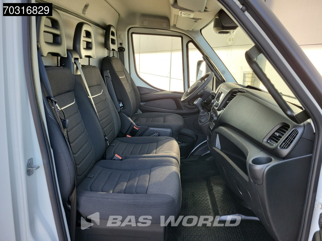 Iveco Daily 72C18 3.0L Automaat 1000KG Laadklep Luchtvering 180PK Dubbellucht Bakwagen Airco Cruise DHollandia Euro6 Meubelbak Koffer 7tons Airco Cruise control 17