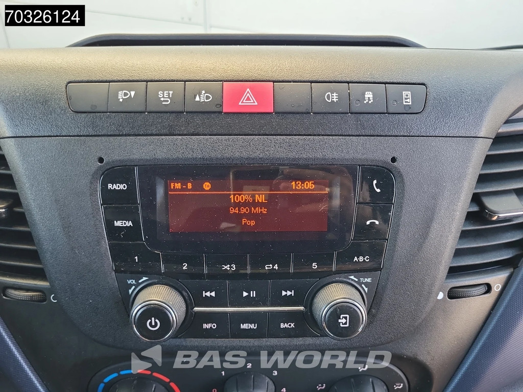 Iveco Daily 72C18 3.0L Automaat 1000KG Laadklep Zijdeur Dubbellucht 180PK Bakwagen Airco Cruise Camera DHollandia Euro6 Meubelbak Koffer Airco Cruise control 19