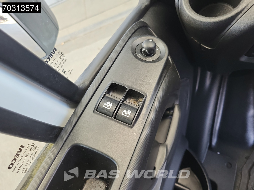 Iveco Daily 72C21 3.0L Automaat XL 551cm Lang Dubbellucht 210PK Bakwagen Airco Cruise Euro6 Meubelbak Koffer Airco Cruise control 19