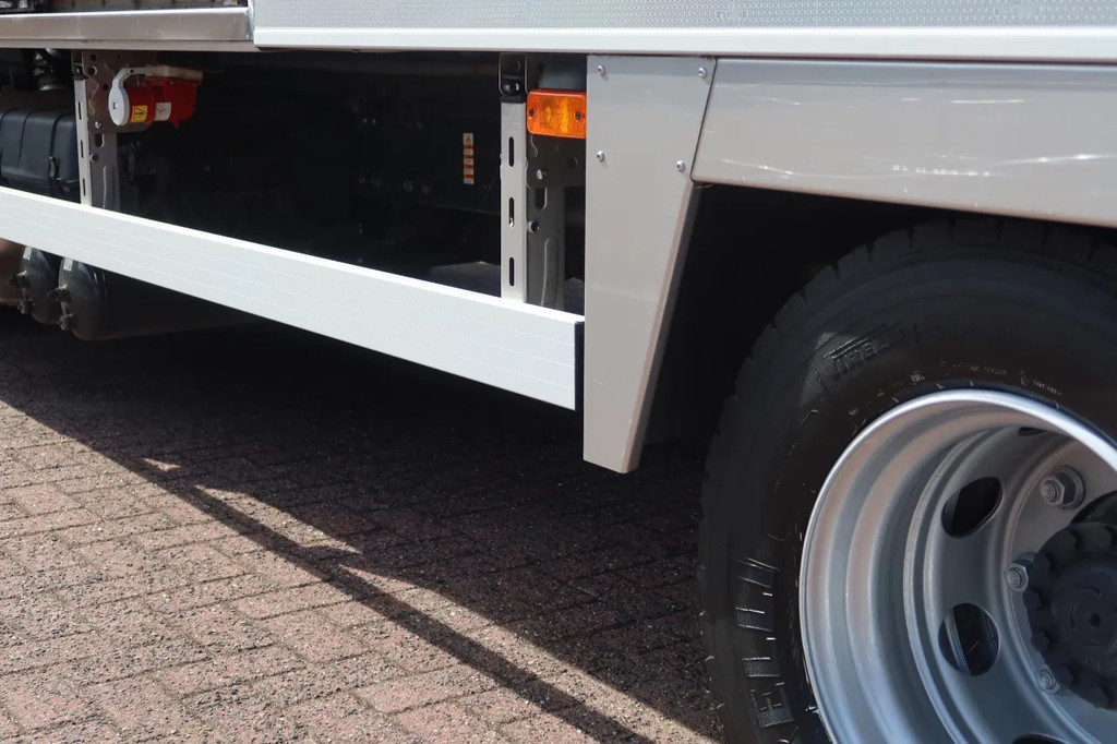 Iveco EuroCargo 120 El 210L Koel/Vries+Klep Bitemp met verplaatsbare wand 15