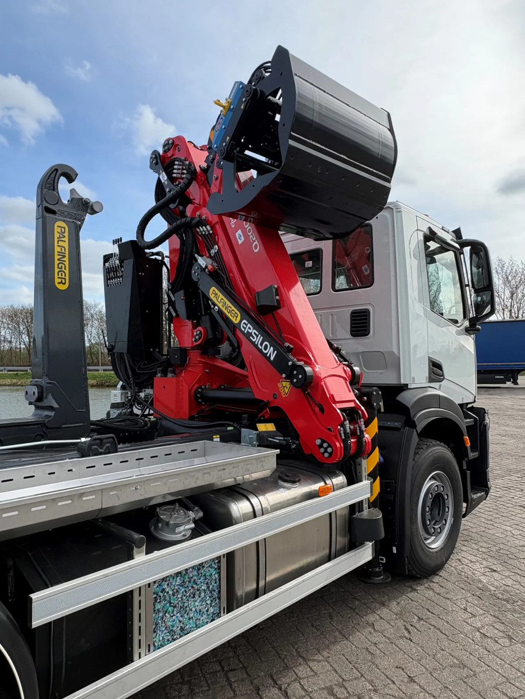 Iveco X-WAY 460 8X4 TRIPLE 11
