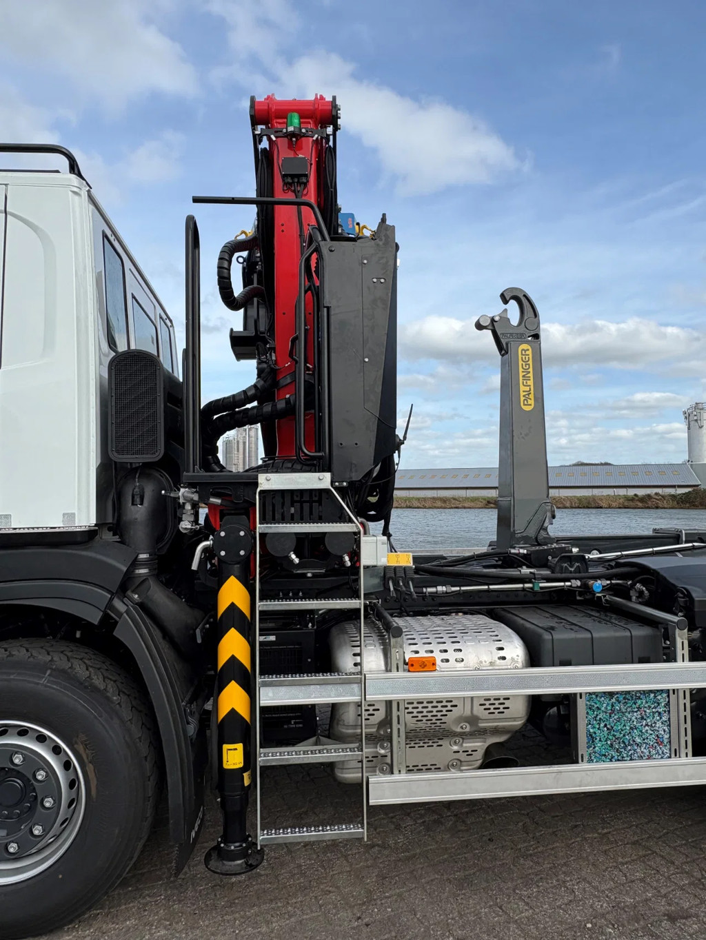 Iveco X-WAY 460 8X4 TRIPLE 7