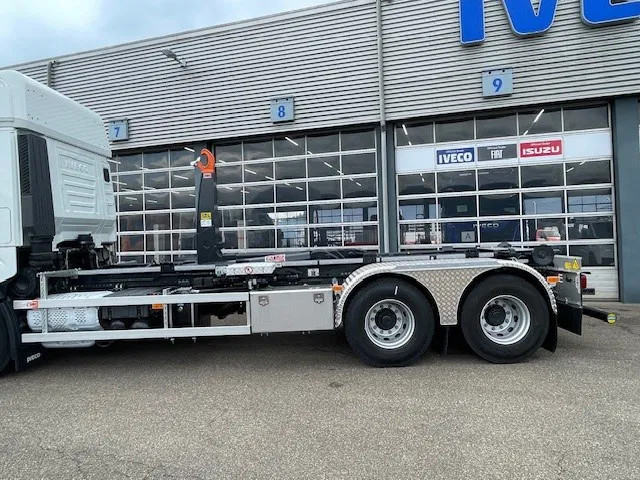 Iveco X-WAY 570 6x2 hooklift 30 ton 11