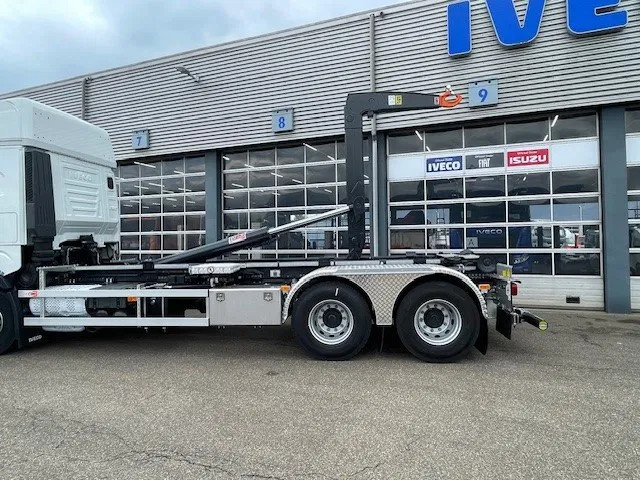 Iveco X-WAY 570 6x2 hooklift 30 ton 12