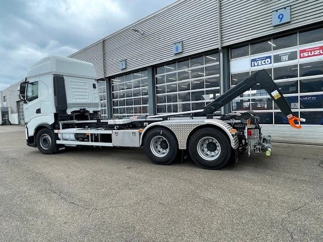 Iveco X-WAY 570 6x2 hooklift 30 ton 13