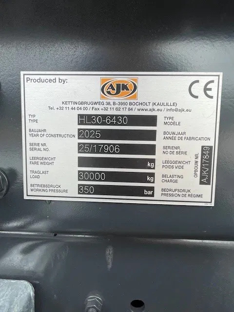 Iveco X-WAY 570 6x2 hooklift 30 ton 18