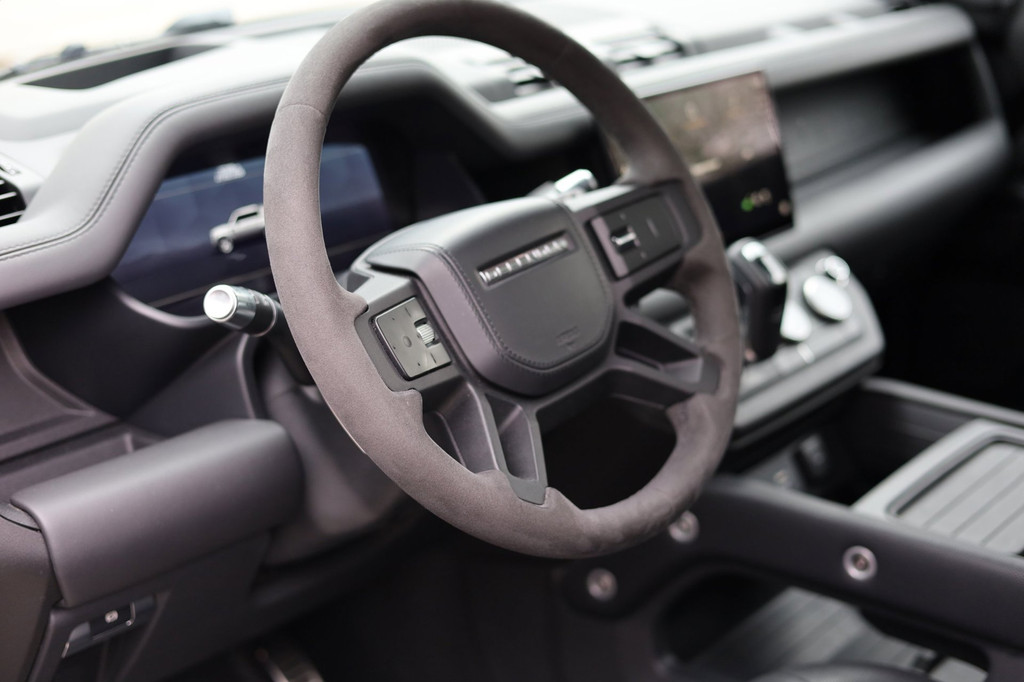 Landrover Defender 110 V8 P525 | Comm.| BTW | 10