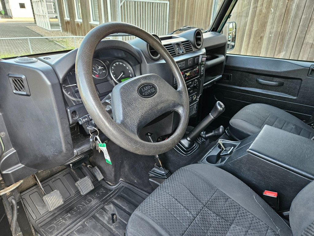 Landrover Defender 130 2.4 TD Crew Cab 11