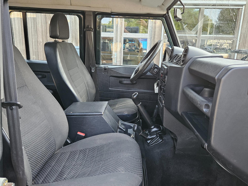 Landrover Defender 130 2.4 TD Crew Cab 13