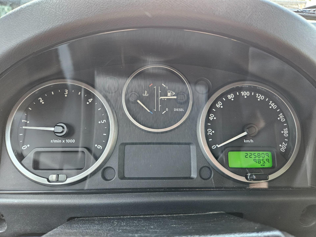 Landrover Defender 130 2.4 TD Crew Cab 15