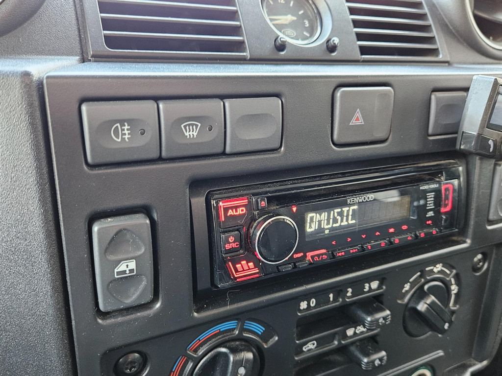 Landrover Defender 130 2.4 TD Crew Cab 16