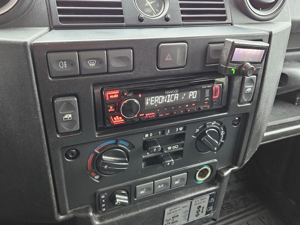 Landrover Defender 130 2.4 TD Crew Cab 17