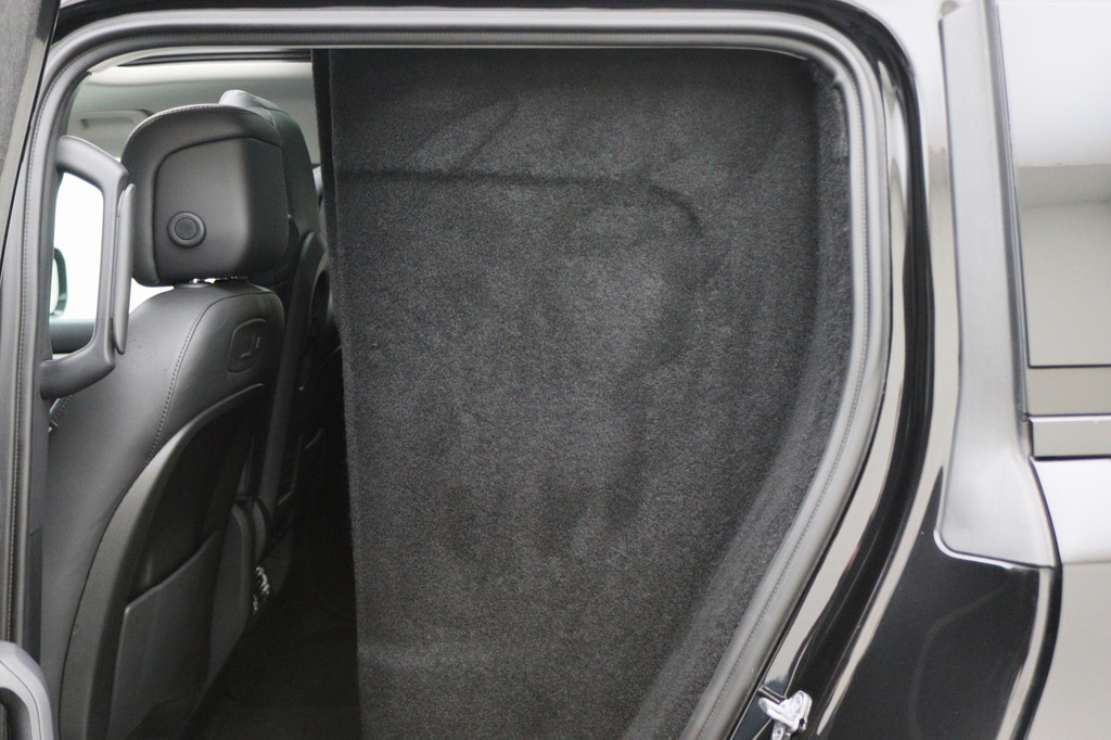 Landrover Defender 2.0 D240 110 HSE Leer, 360° Camera, Panoramadak, Luchtvering, Meridian Audio, Trekhaak 19