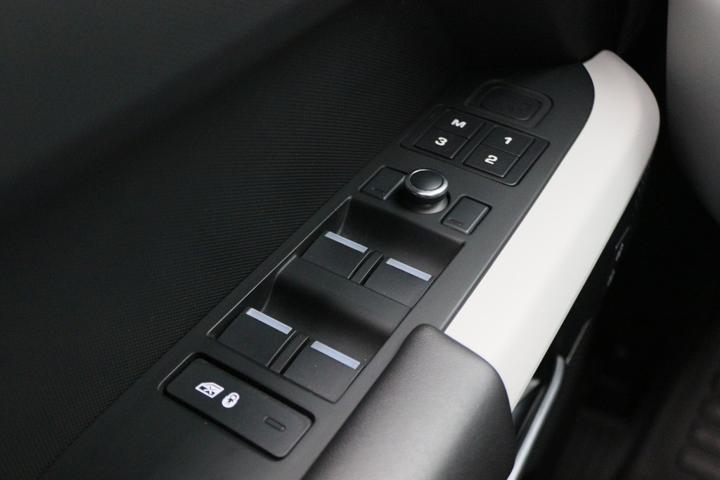 Landrover Defender 2.0 D240 110 HSE Leer, 360° Camera, Panoramadak, Luchtvering, Meridian Audio, Trekhaak 21