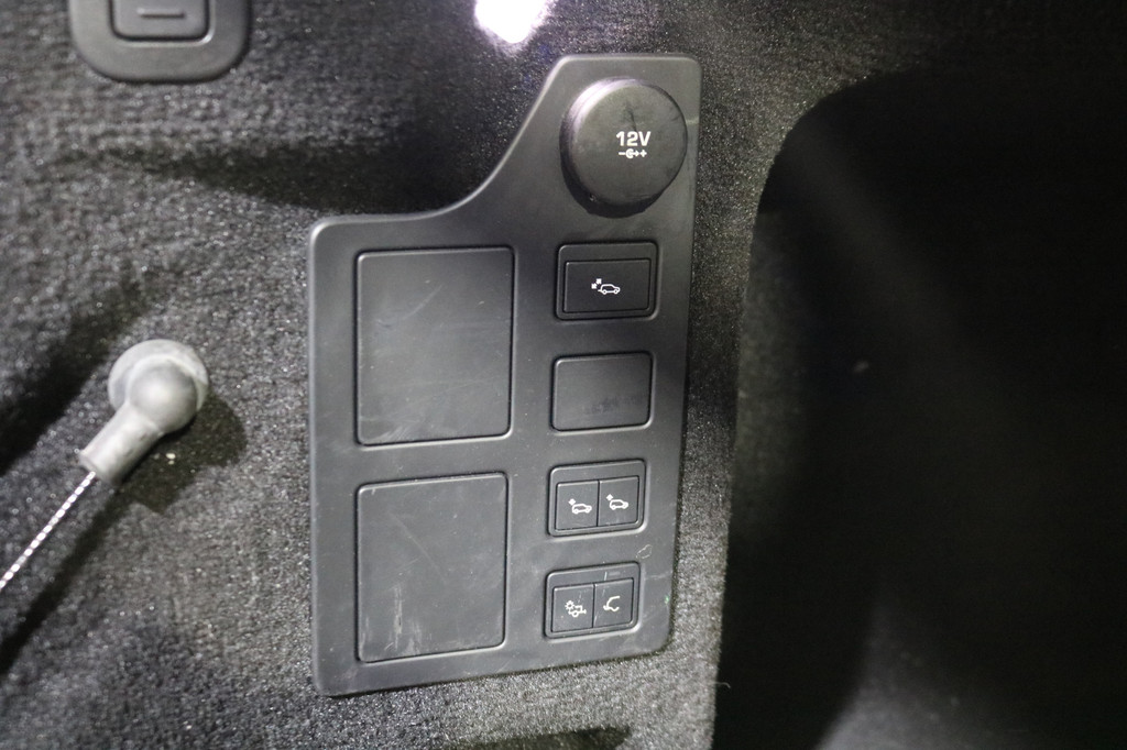 Landrover Discovery 3.0 Td6 HSE Black Line Grijs Kenteken BPM vrij 15