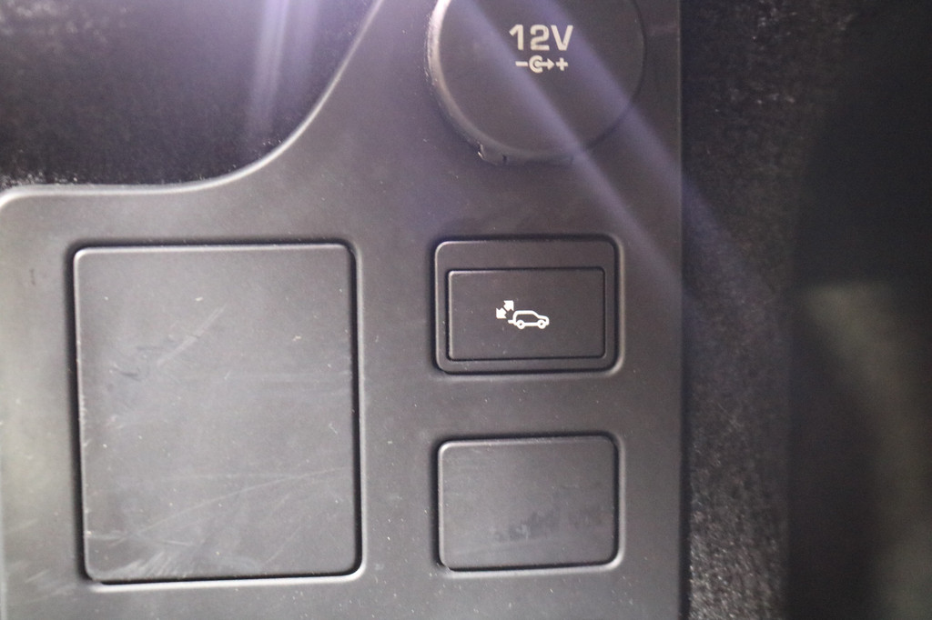 Landrover Discovery 3.0 Td6 HSE Black Line Grijs Kenteken BPM vrij 17