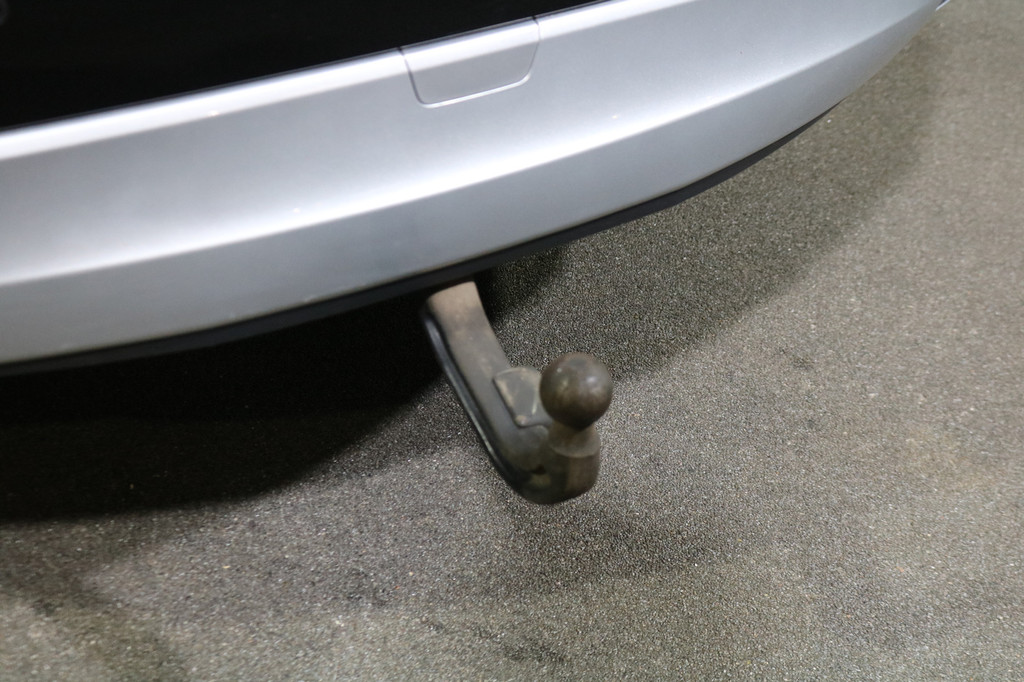 Landrover Discovery 3.0 Td6 HSE Black Line Grijs Kenteken BPM vrij 18