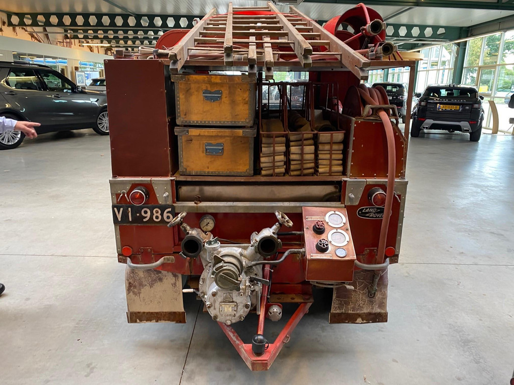 Landrover Series 1 86 inch Fire Engine PATINA Ongerestaureerd originele staat 12