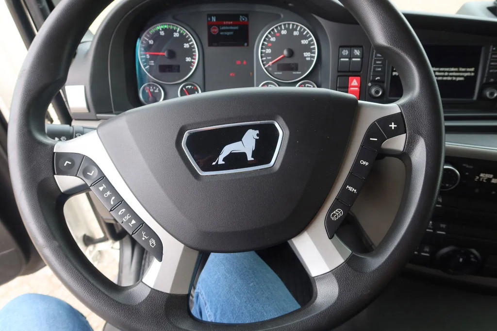 MAN 26.320 TGM Bak+Klep stuur lift as Bar klep 2.000 kg 11