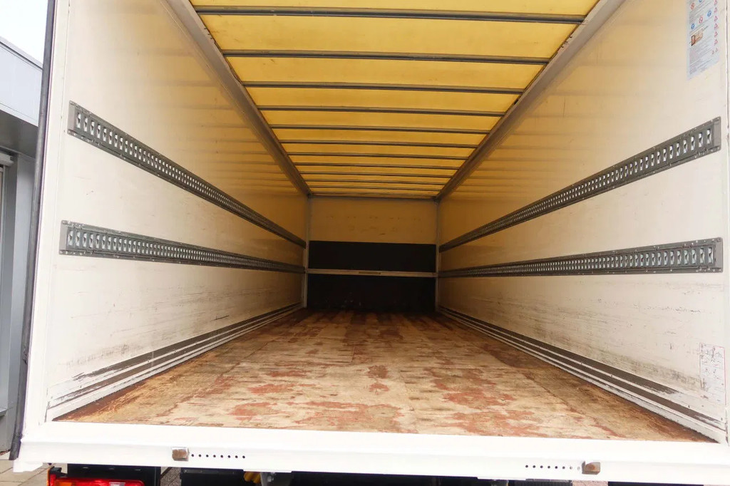 MAN 26.320 TGM Bak+Klep stuur lift as Bar klep 2.000 kg 17