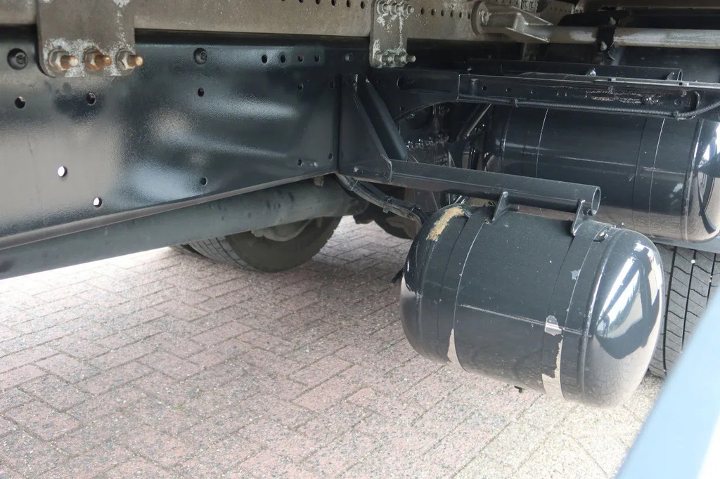 MAN 26.320 TGM Bak+Klep stuur lift as Bar klep 2.000 kg 20