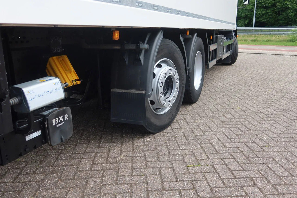 MAN 26.320 TGM Bak+Klep stuur lift as Bar klep 2.000 kg 21