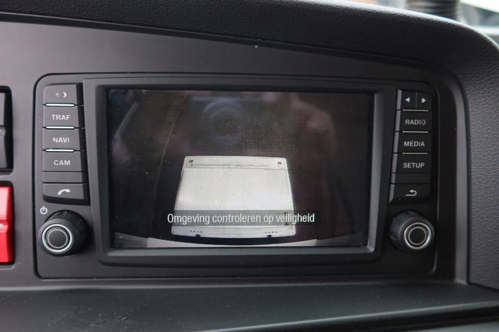 MAN 26.320 TGM Bak+Klep stuur lift as Bar klep 2.000 kg 9