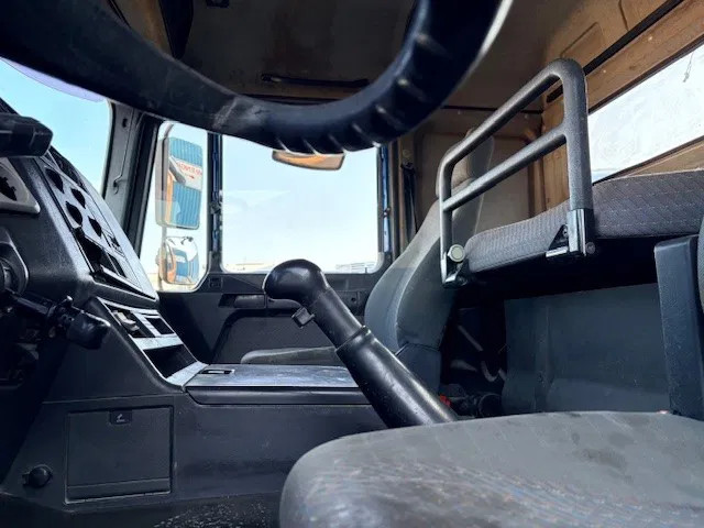 MAN 26.463 DFS 6x4 FULL SPRING SUSPENSION TRACTOR UNIT (EURO 2 / ZF16 MANUAL GEARBOX / ZF-INTARDER / FULL STEEL SUSPENSION / REDUCTION AXLES / HYDRAULIC KIT / ETC.) 11